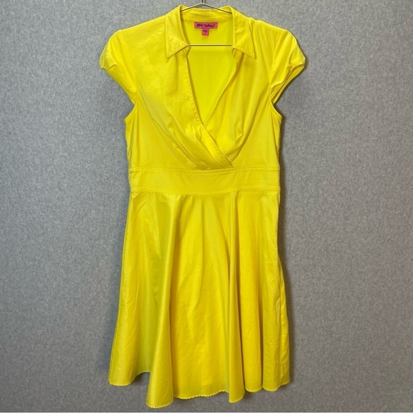 Betsey Johnson Pin Up Retro Fit n Flare Cap Sleeve Surplice Yellow Dress - Picture 2 of 8